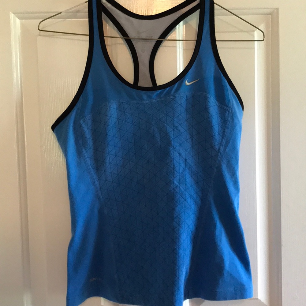 Nike tank w bra